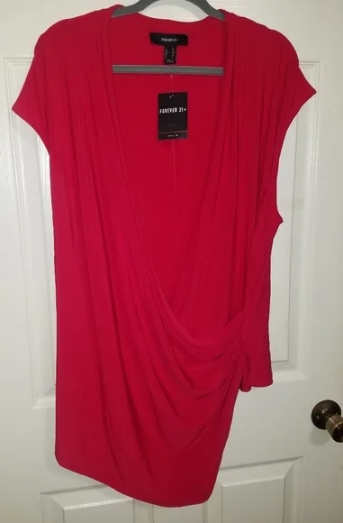 Plus size wrap top - Picture 3 of 6